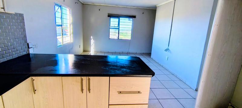 2 Bedroom Property for Sale in Pacaltsdorp Western Cape